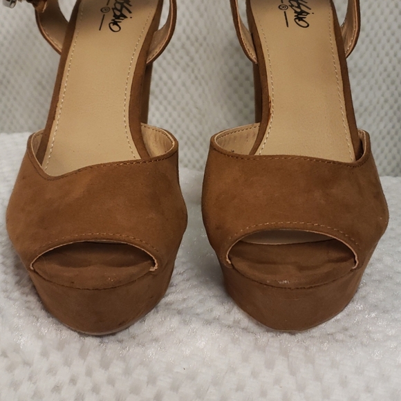 Gorgeous Platform Heels by Mossimo - Picture 6 of 7